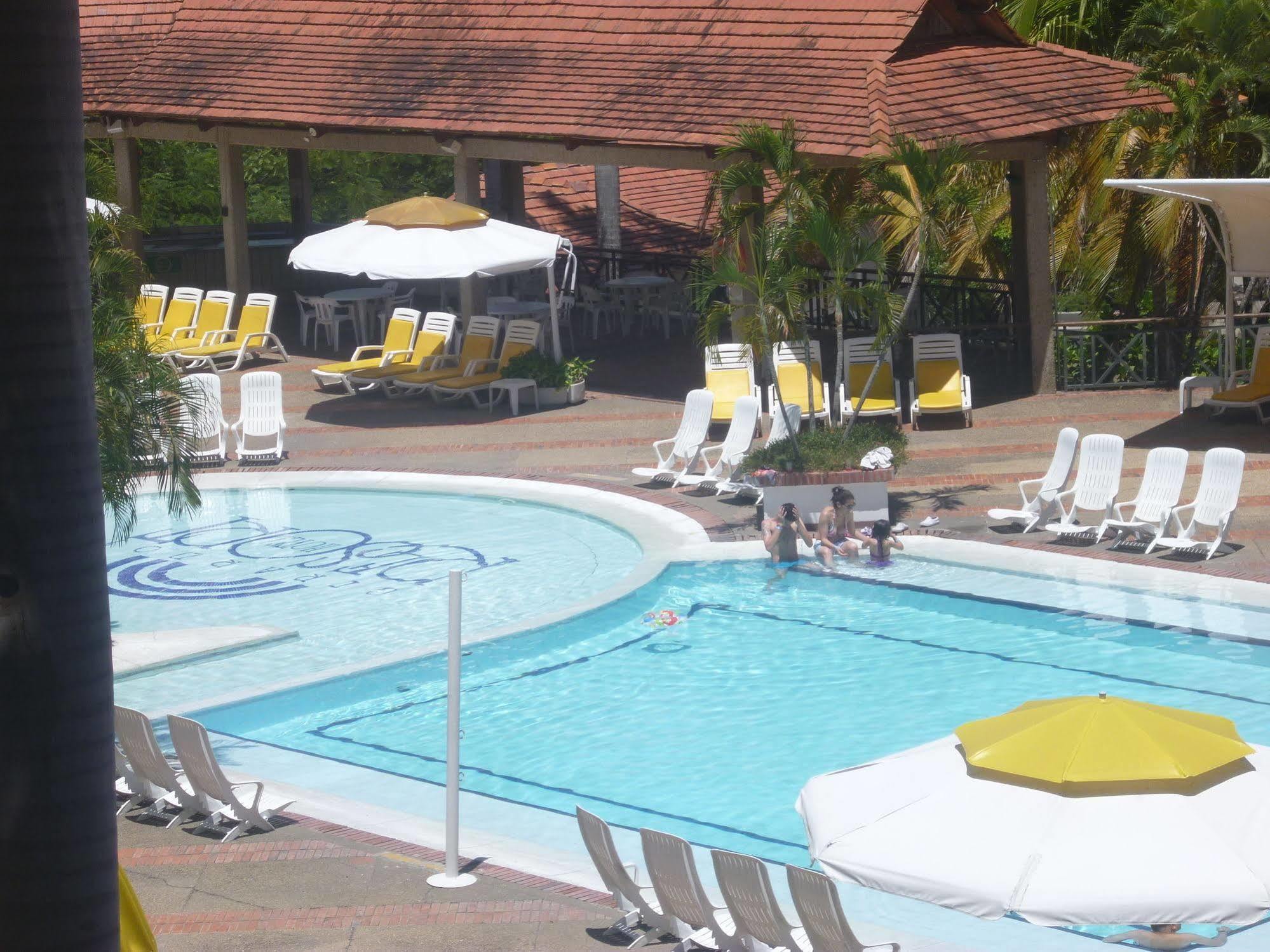 On Vacation Girardot Resort Exteriör bild