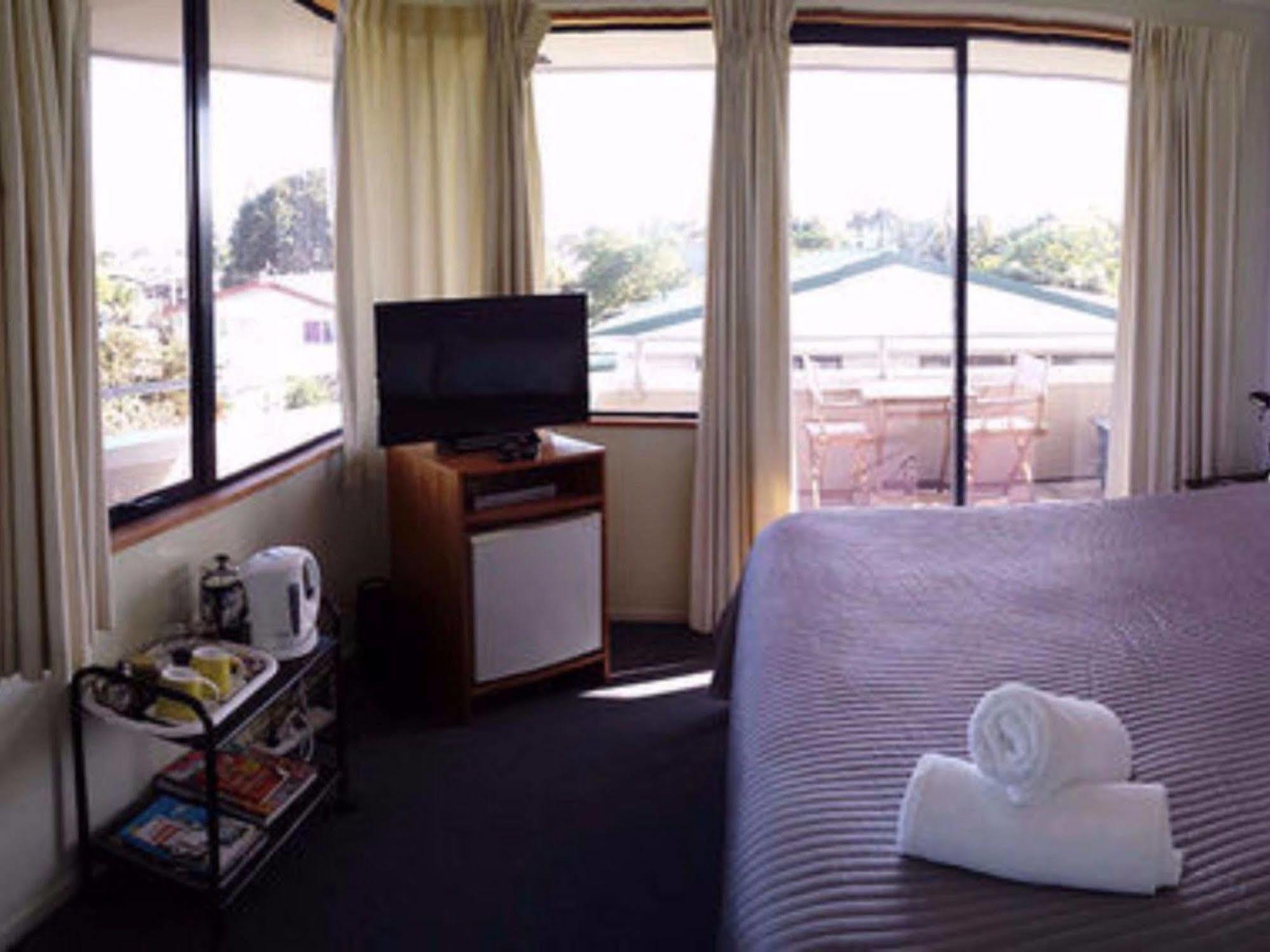 Boatshed Motel Apartments Mount Maunganui Exteriör bild