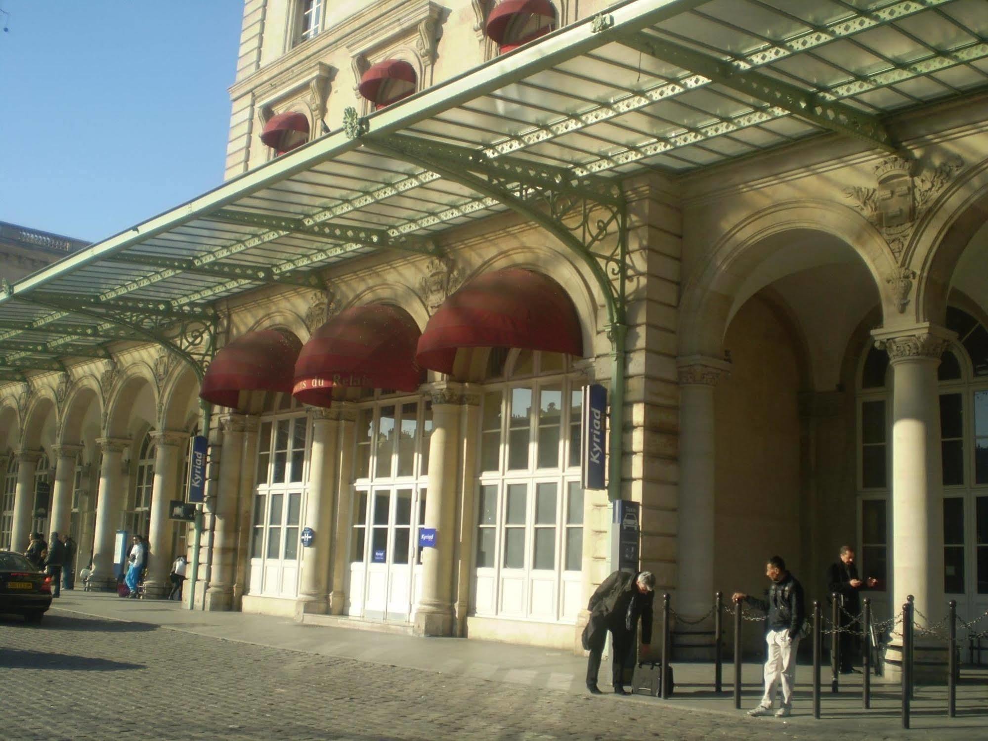 Kyriad Paris 10 - Gare De L'Est Exteriör bild