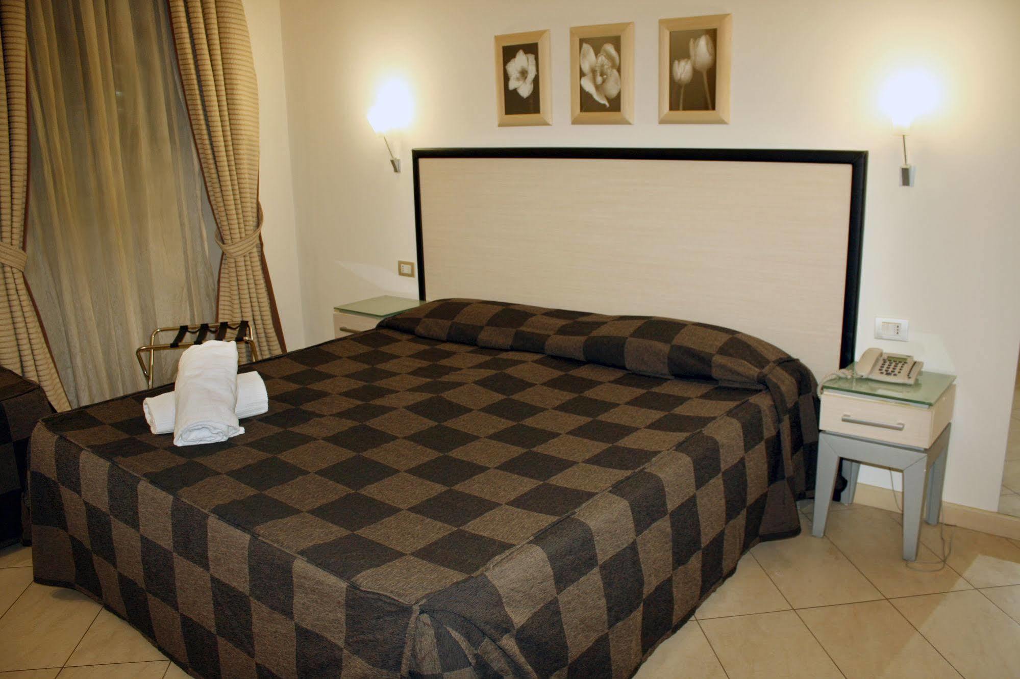 Hotel Villa Cibele Catania Exteriör bild