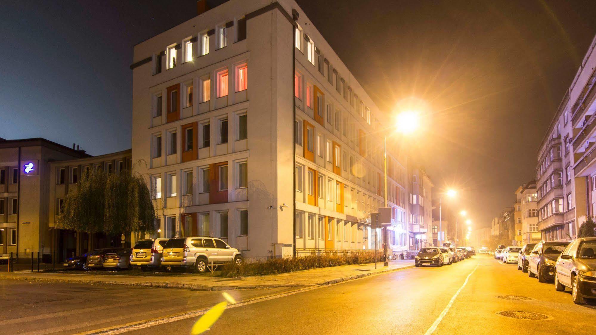 Lux Aparthotel Krasków Exteriör bild