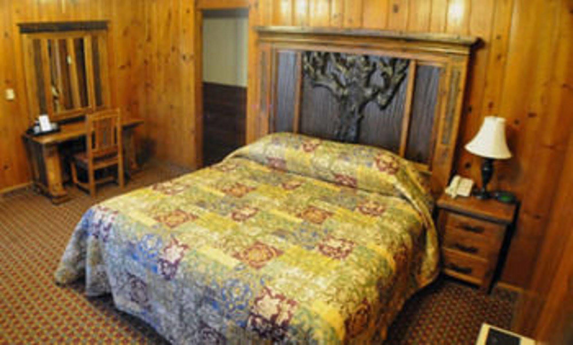 Starved Rock Lodge Utica Exteriör bild