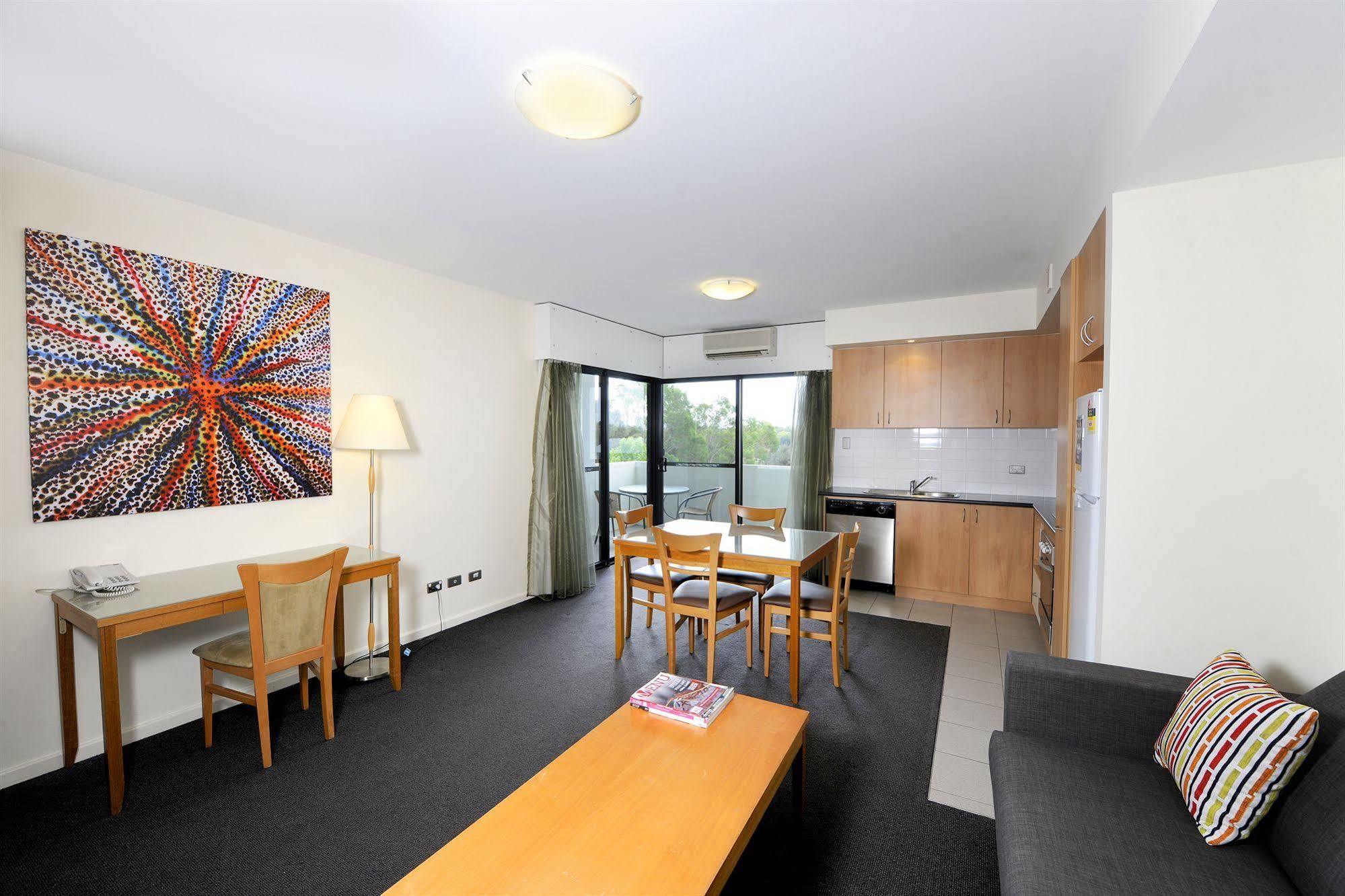 Assured Ascot Quays Apartment Hotel Perth Exteriör bild