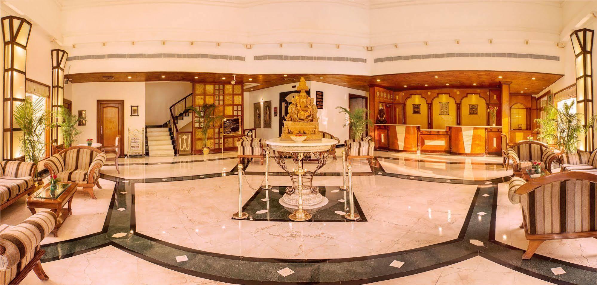 Kk Royal Hotel & Convention Centre Jaipur Exteriör bild