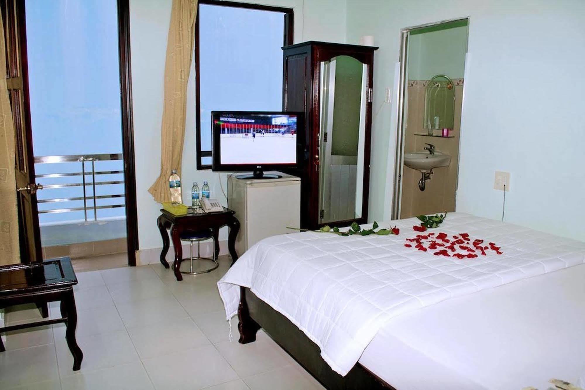 Ht3 Hotel Nha Trang Exteriör bild