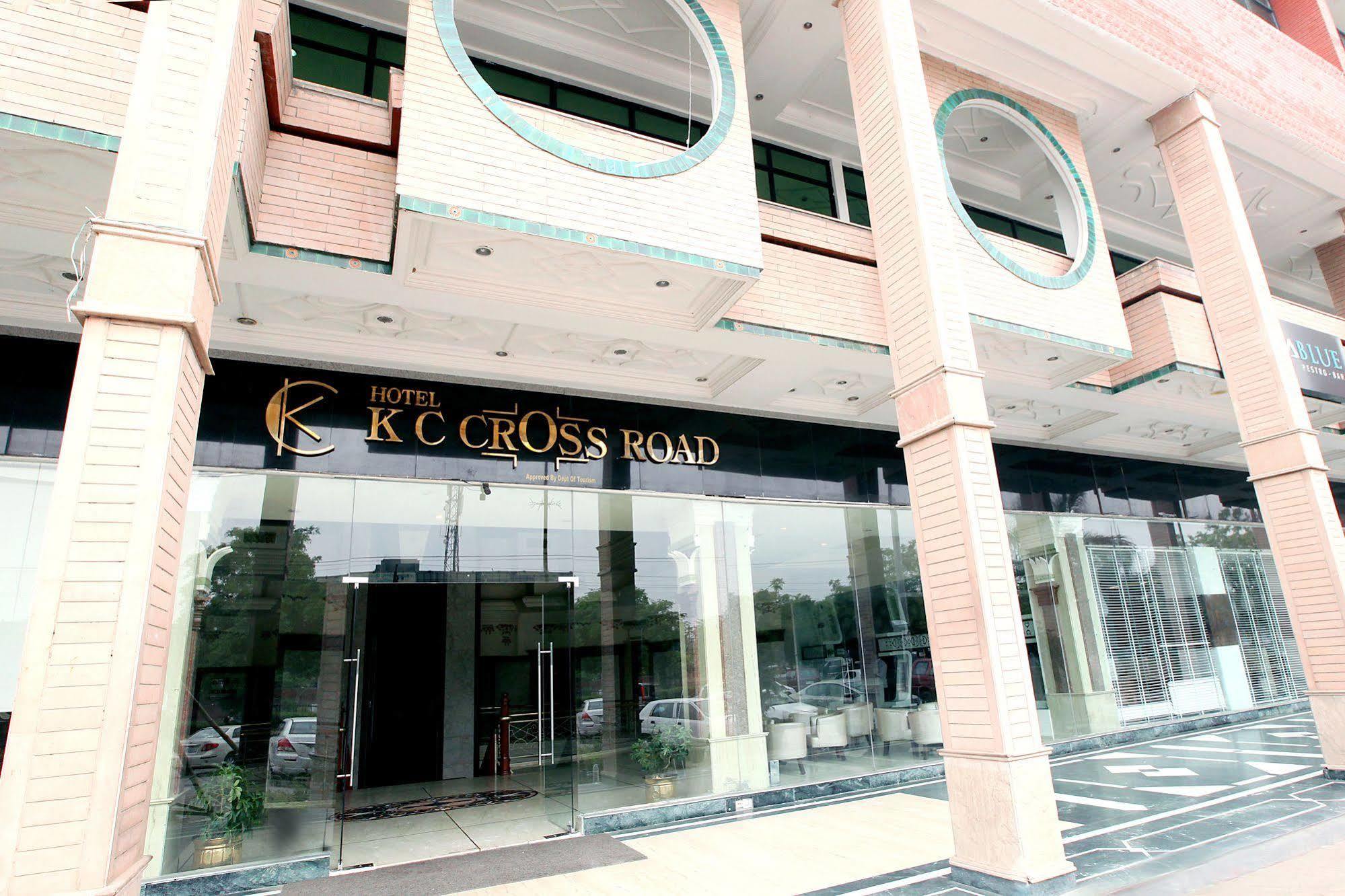 Kc Cross Road Hotell Panchkula Exteriör bild