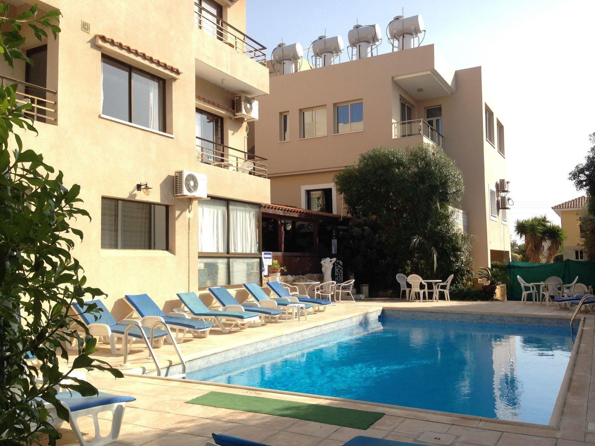 Panklitos Tourist Apartments Paphos Exteriör bild