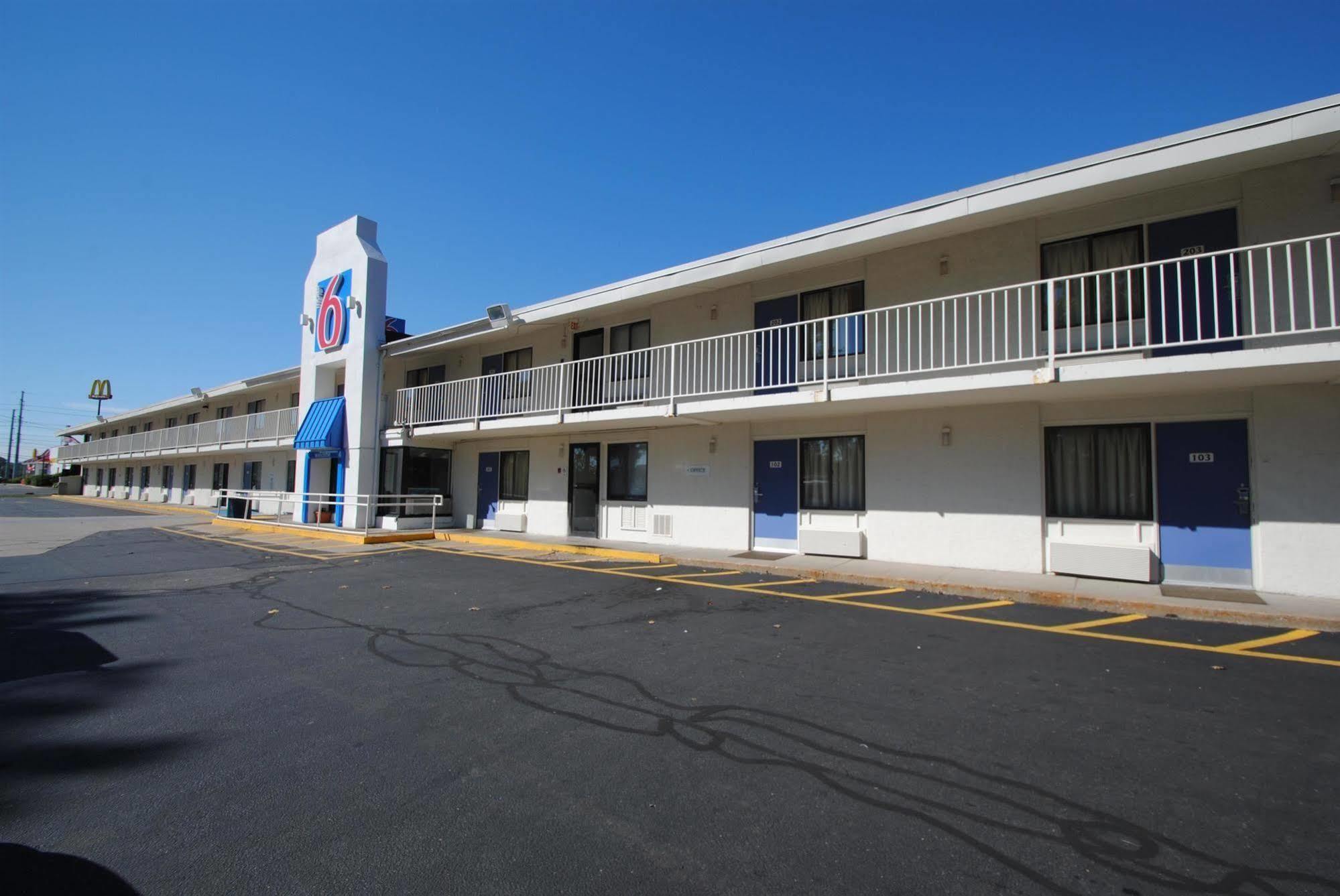 Motel 6-Chicopee, Ma - Springfield Exteriör bild