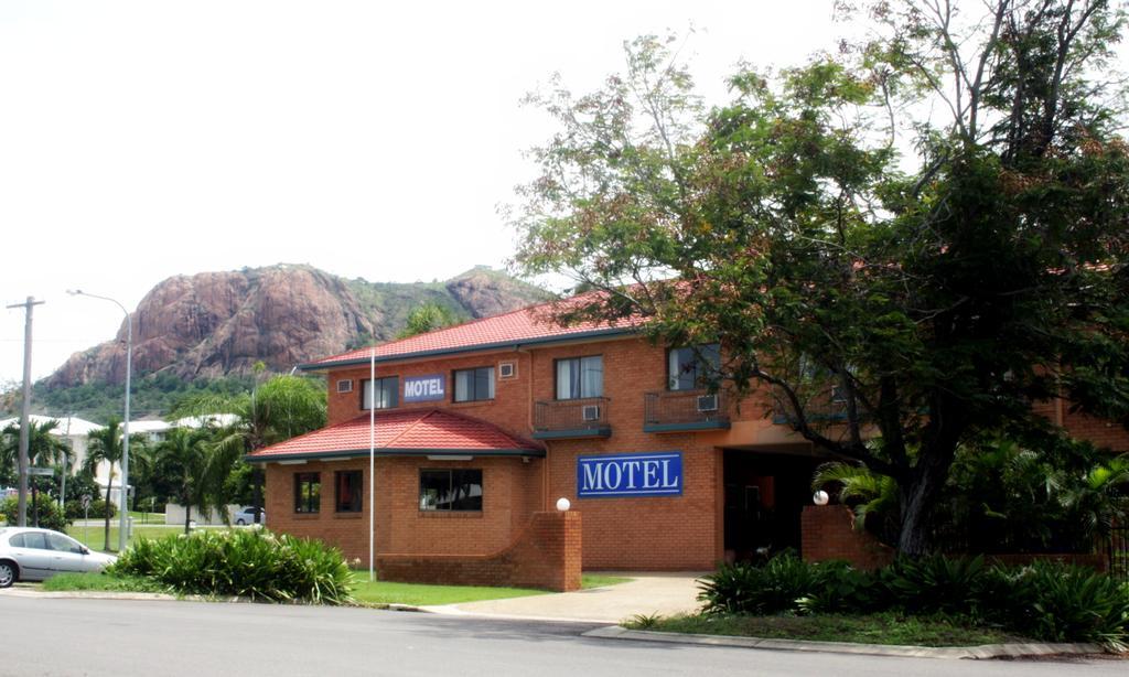 Castle Crest Motel Townsville Exteriör bild