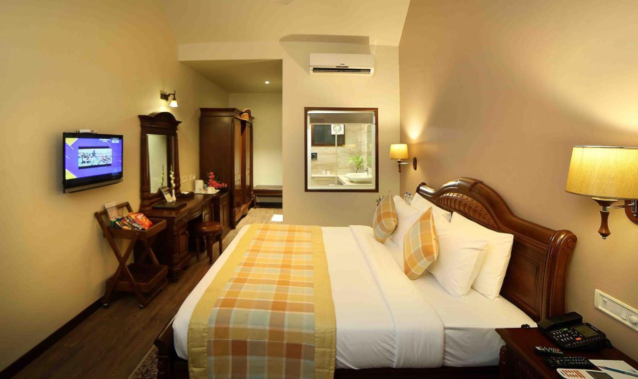 Uday Samudra Leisure Beach Hotel & Spa Kovalam Exteriör bild