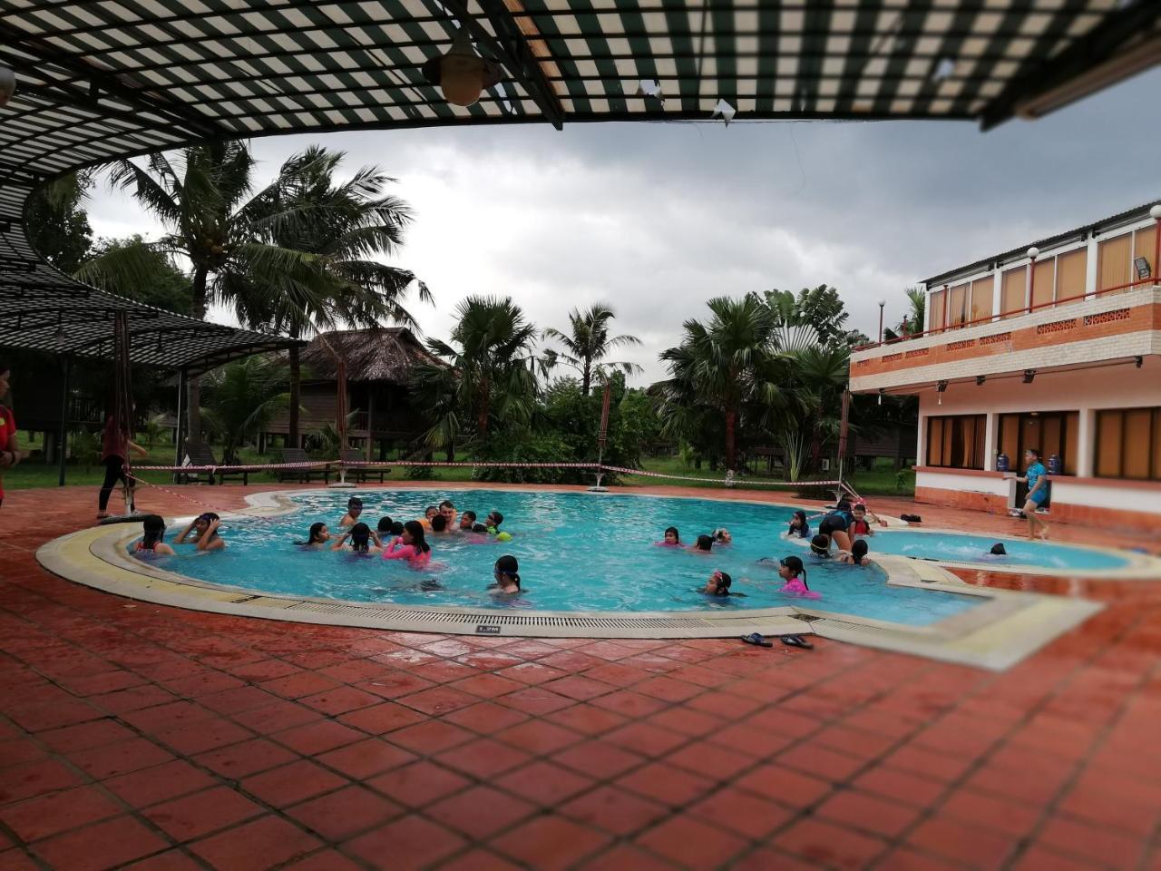 Lesco Resort Phú Mỹ Exteriör bild