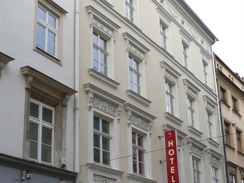 Hotel Rezydent Krasków Exteriör bild