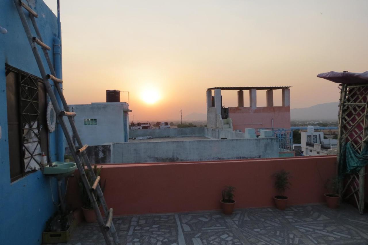 Hotel Poonam Pushkar Exteriör bild