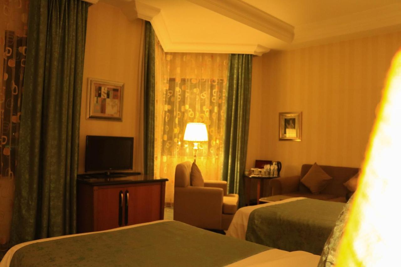 Grand Hotel Europe Baku Exteriör bild