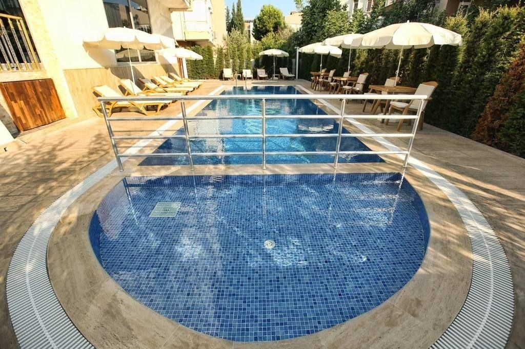 Niss Business Hotel Antalya Exteriör bild