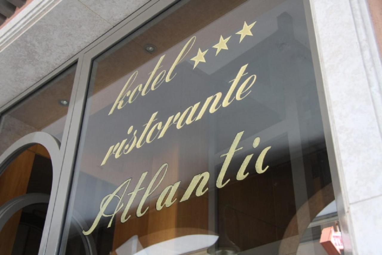 Hotel Atlantic Loano Exteriör bild