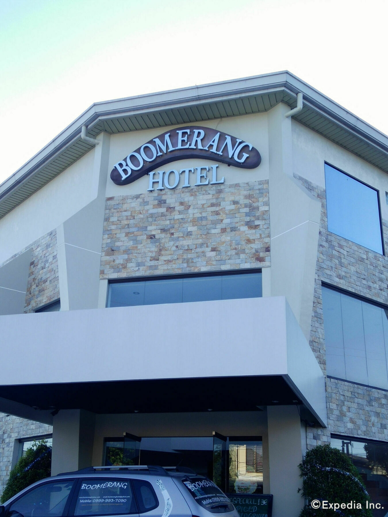 Boomerang Hotel Angeles Exteriör bild