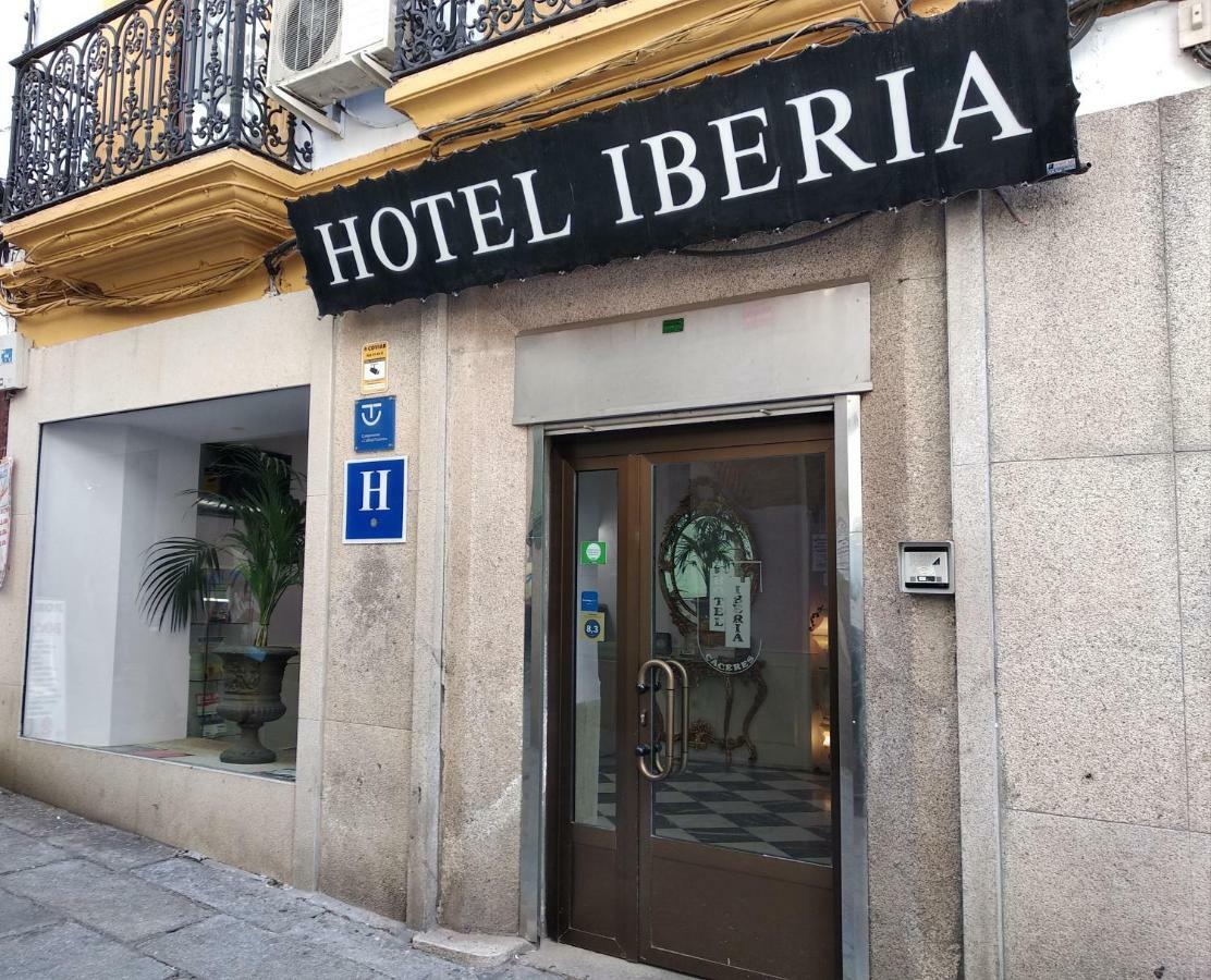 Hotel Iberia Plaza Mayor Caces Exteriör bild
