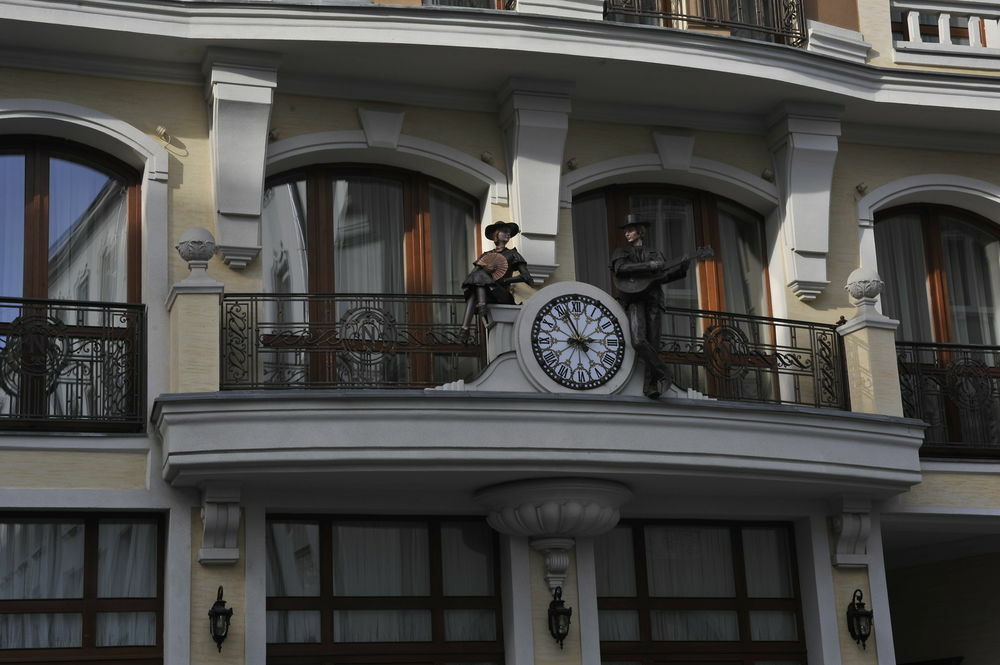Nobilis Hotel Lviv Exteriör bild