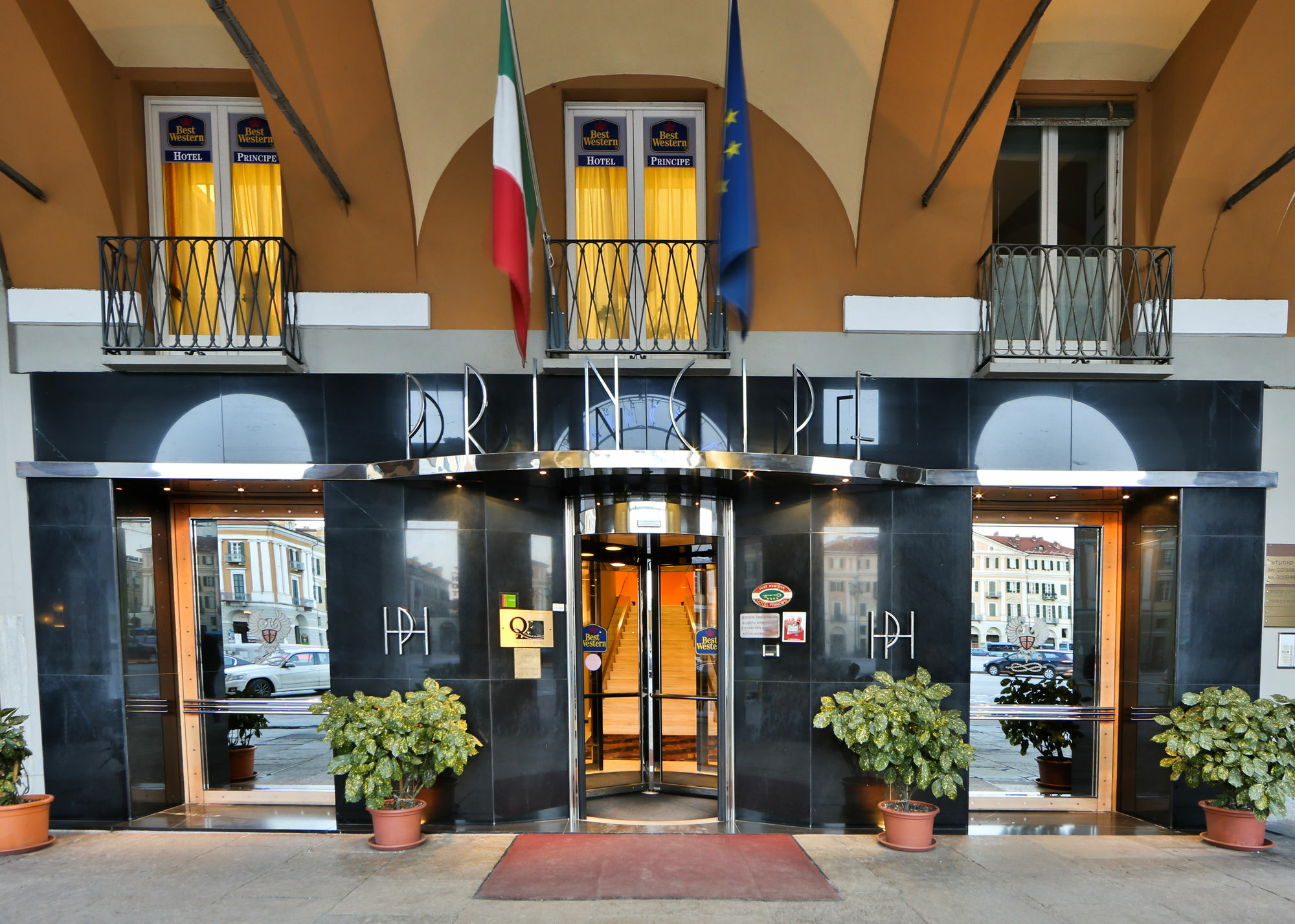 Hotel Cavalieri Bra Exteriör bild