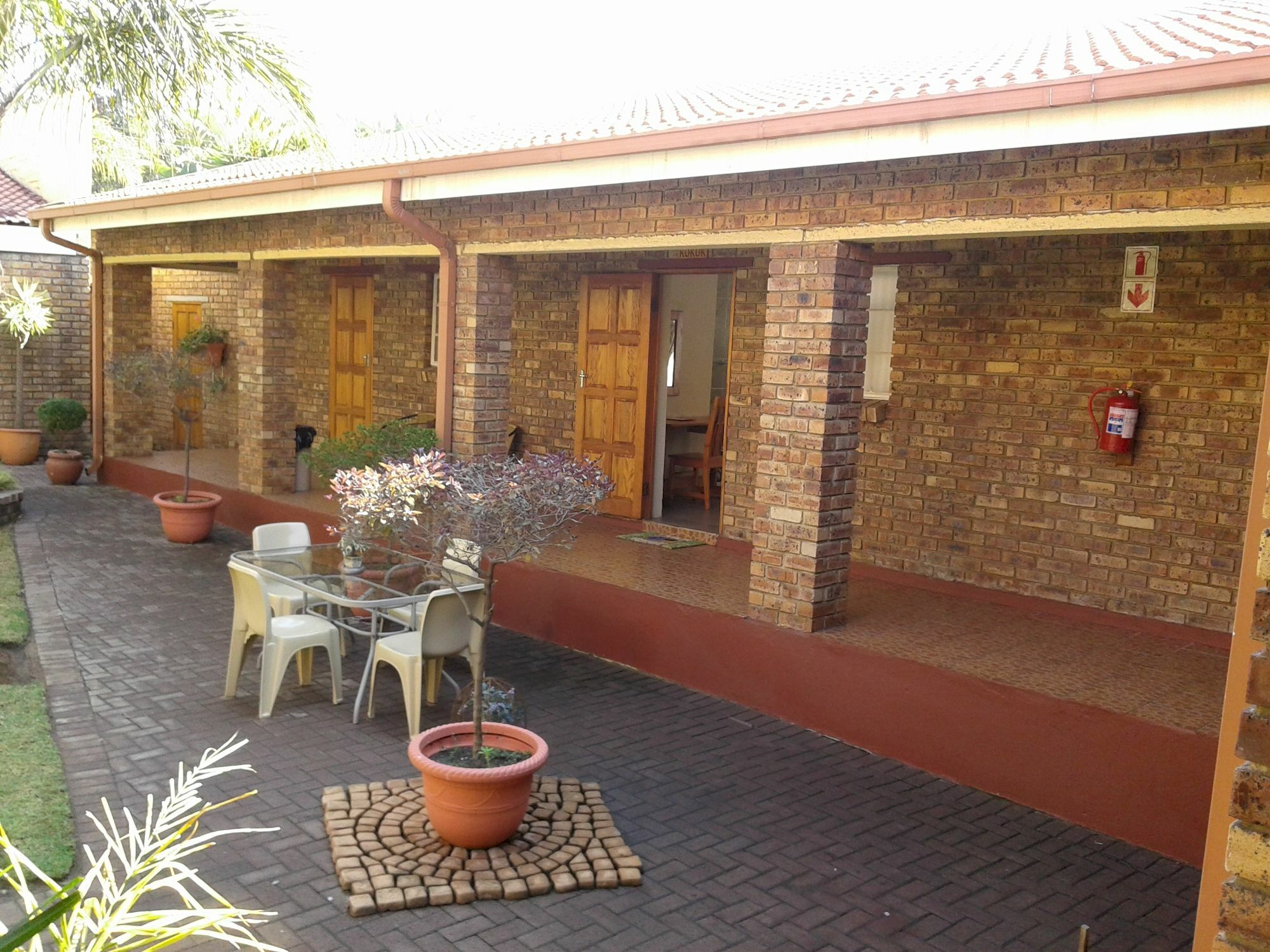 Kalahari Guest House Witbank Exteriör bild