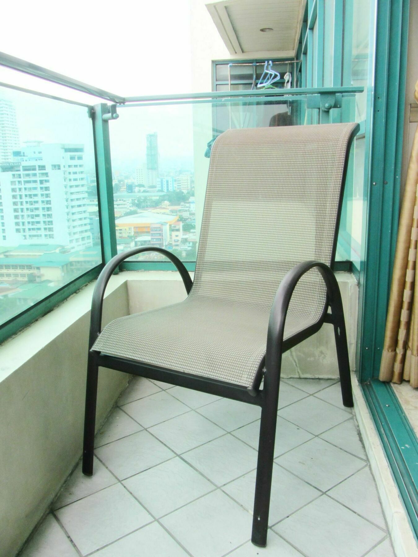 Baywatch Tower Manila Hotell Exteriör bild