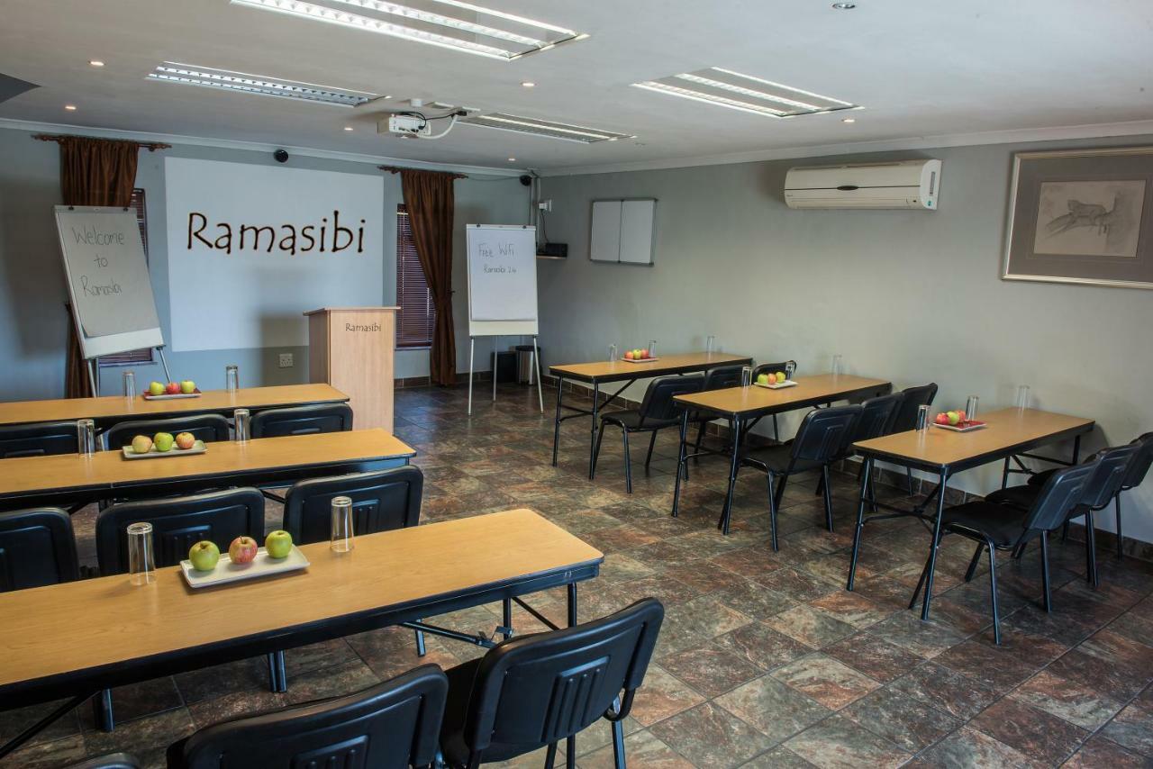 Ramasibi Guest Services Parow Exteriör bild