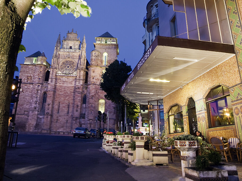Hotel Mercure Rodez Cathedrale Exteriör bild