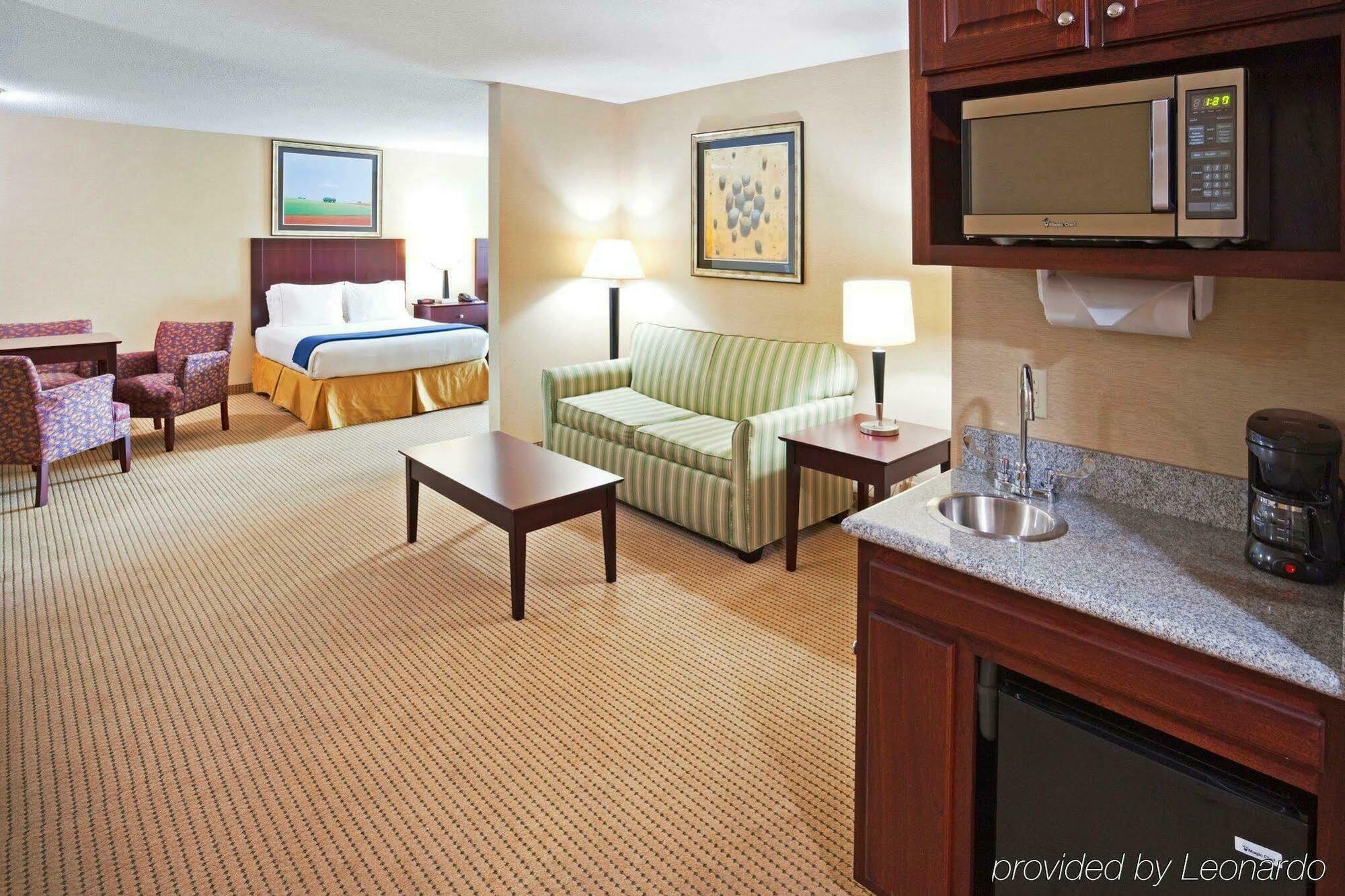 Holiday Inn Express Hotel & Suites Cincinnati Southeast Newport, An Ihg Hotel Bellevue Rum bild