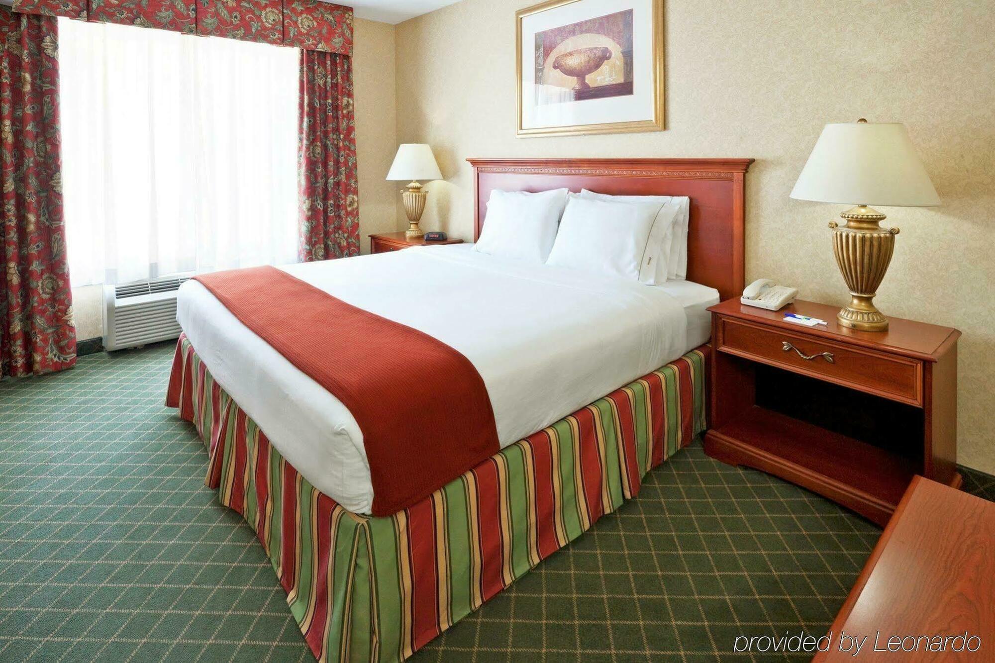 Holiday Inn Express Hotel & Suites Clifton Park, An Ihg Hotel Exteriör bild