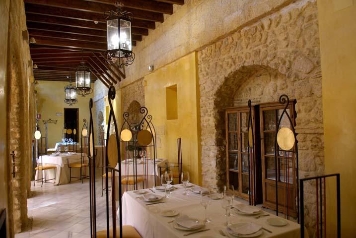 Hospederia Del Monasterio Hotell Osuna Restaurang bild