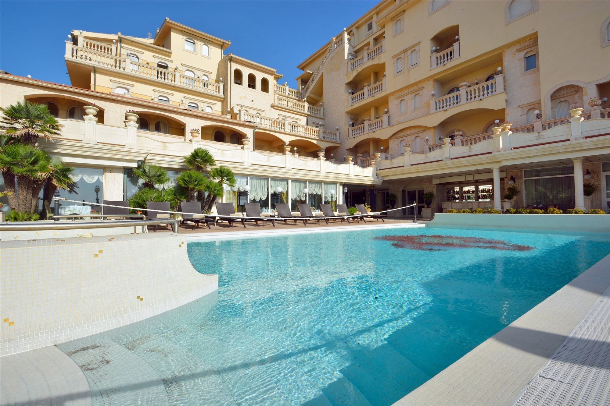 Hellenia Yachting Hotel & Spa Giardini Naxos Exteriör bild
