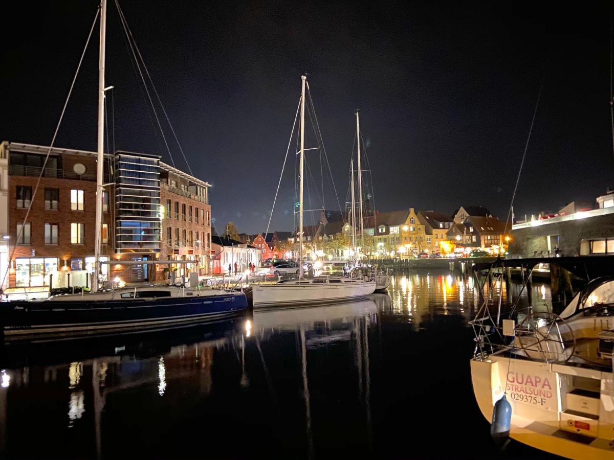 Hotel Kontorhaus Stralsund Exteriör bild