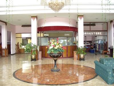 Bandara Hotell Surabaya Exteriör bild