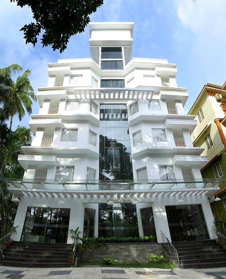 Hotel Vishnu Inn Guruvāyūr Exteriör bild