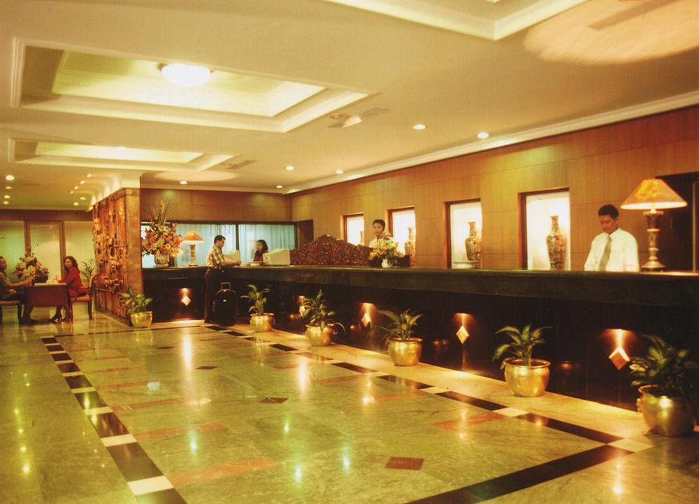 Metro Park View Hotel Kota Lama Semarang Exteriör bild