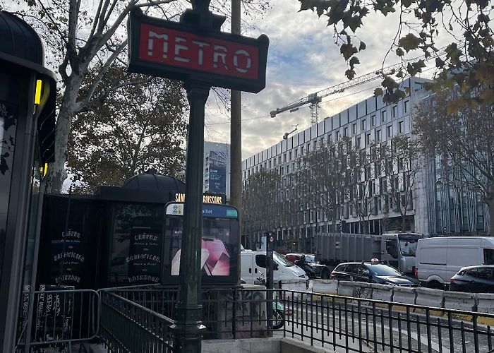 Porte Maillot Metro photo