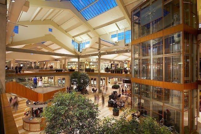 Bellevue Square photo