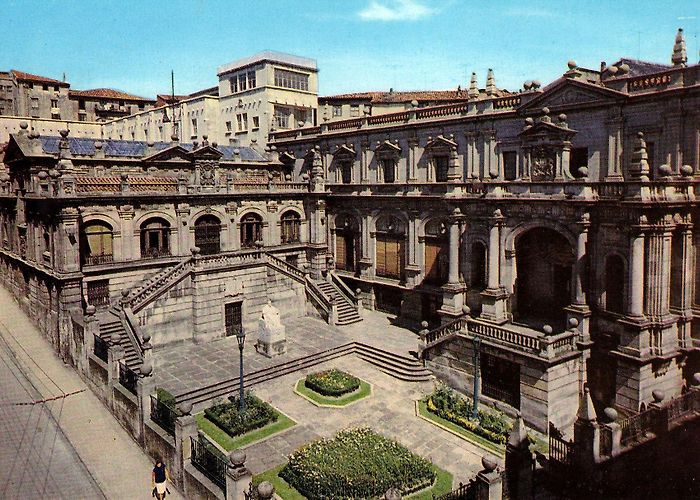 Museo Municipal de Bellas Artes Biblioteca-Museo Casa Menéndez Pelayo (Santander) antes de hacer ... photo
