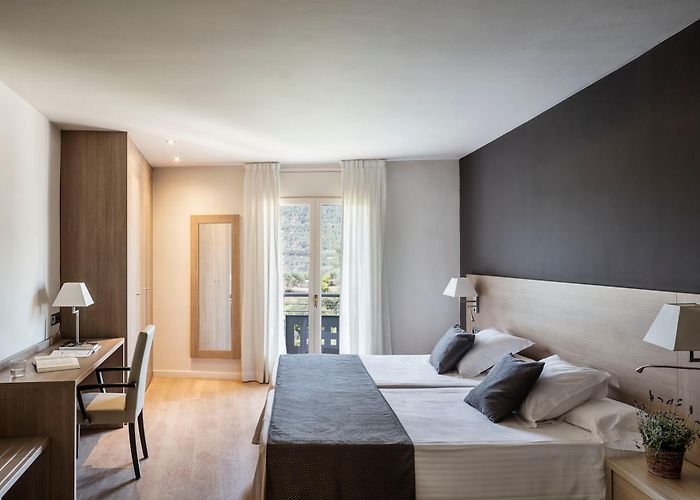 Caldes Internacional Golf Course Hotel Balneari Termes Victoria, Caldes de Montbui, CT : hotel ... photo