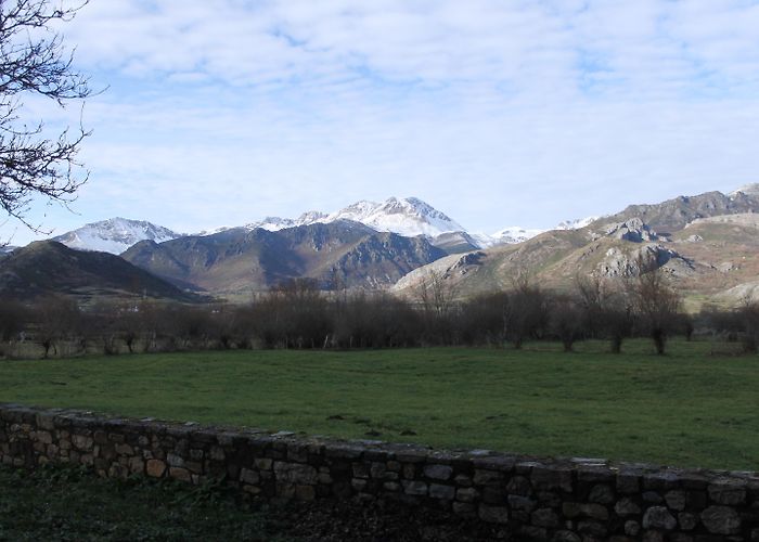 Telesilla Les Patines Visit Riolago: 2024 Travel Guide for Riolago, San Emiliano | Expedia photo