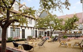 The Landsby Hotell Solvang Exterior photo