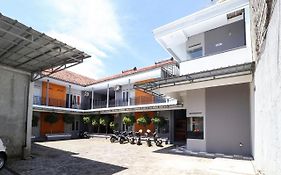 Reddoorz At Merdeka Street Garut Hotell Exterior photo