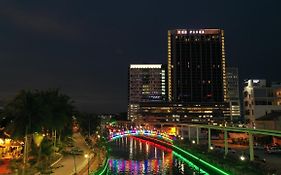 The Pines Melaka Hotell Exterior photo