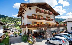 Garni Rives Bed and Breakfast Ortisei Exterior photo