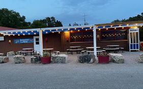 Huron Sands Motel And Restaurant Providence Bay Exterior photo