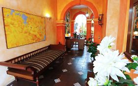 Casa Montalvo Bed & Breakfast Bed and Breakfast Cuenca Exterior photo