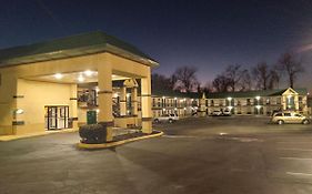 Super 8 By Wyndham Columbia Motell Exterior photo