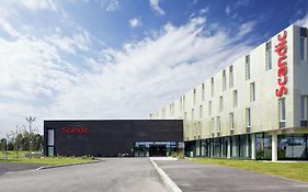 Scandic Oslo Airport Hotell Garder Exterior photo