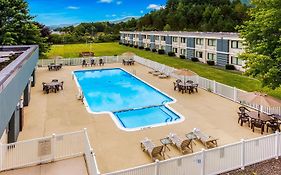 Quality Inn Oneonta Cooperstown Area Exterior photo